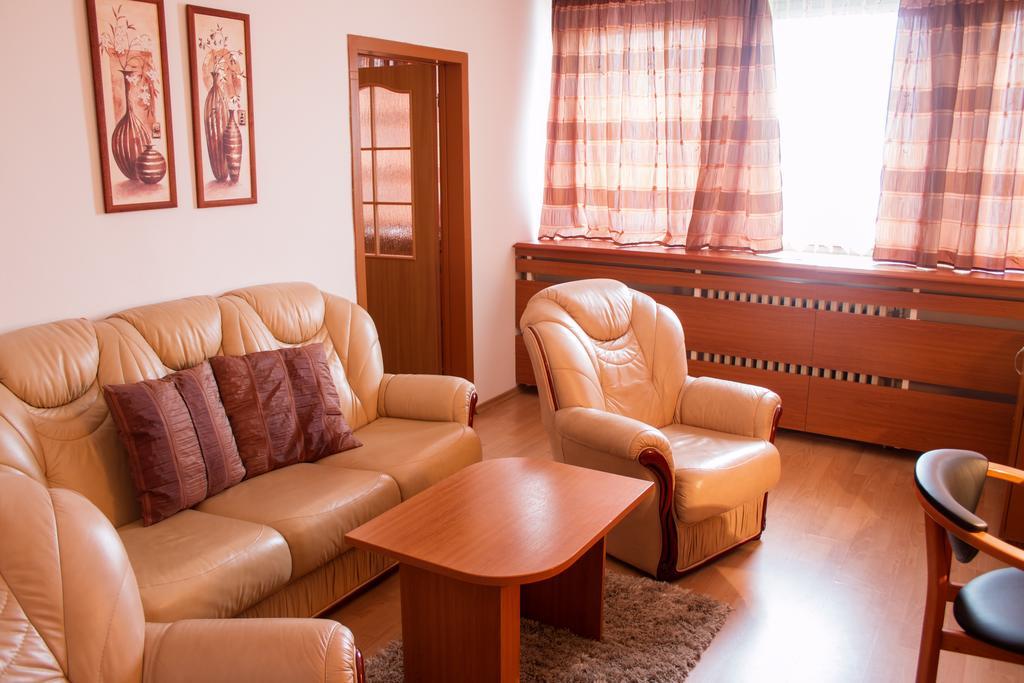 Hotel Druzba Michalovce Exterior foto